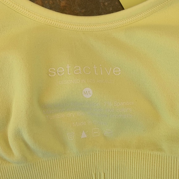 BRAND NWT SetActive Box Cut Sports Bra Lightning - Picture 4 of 5